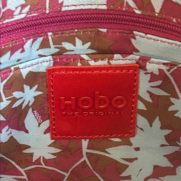 HOBO INTERNATIONAL LEATHER CROSSBODY BAG - Picture 9 of 12